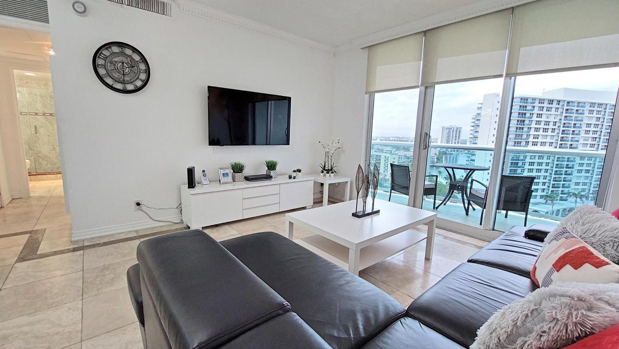 The Tides Apartments On The Beach Hollywood Bagian luar foto
