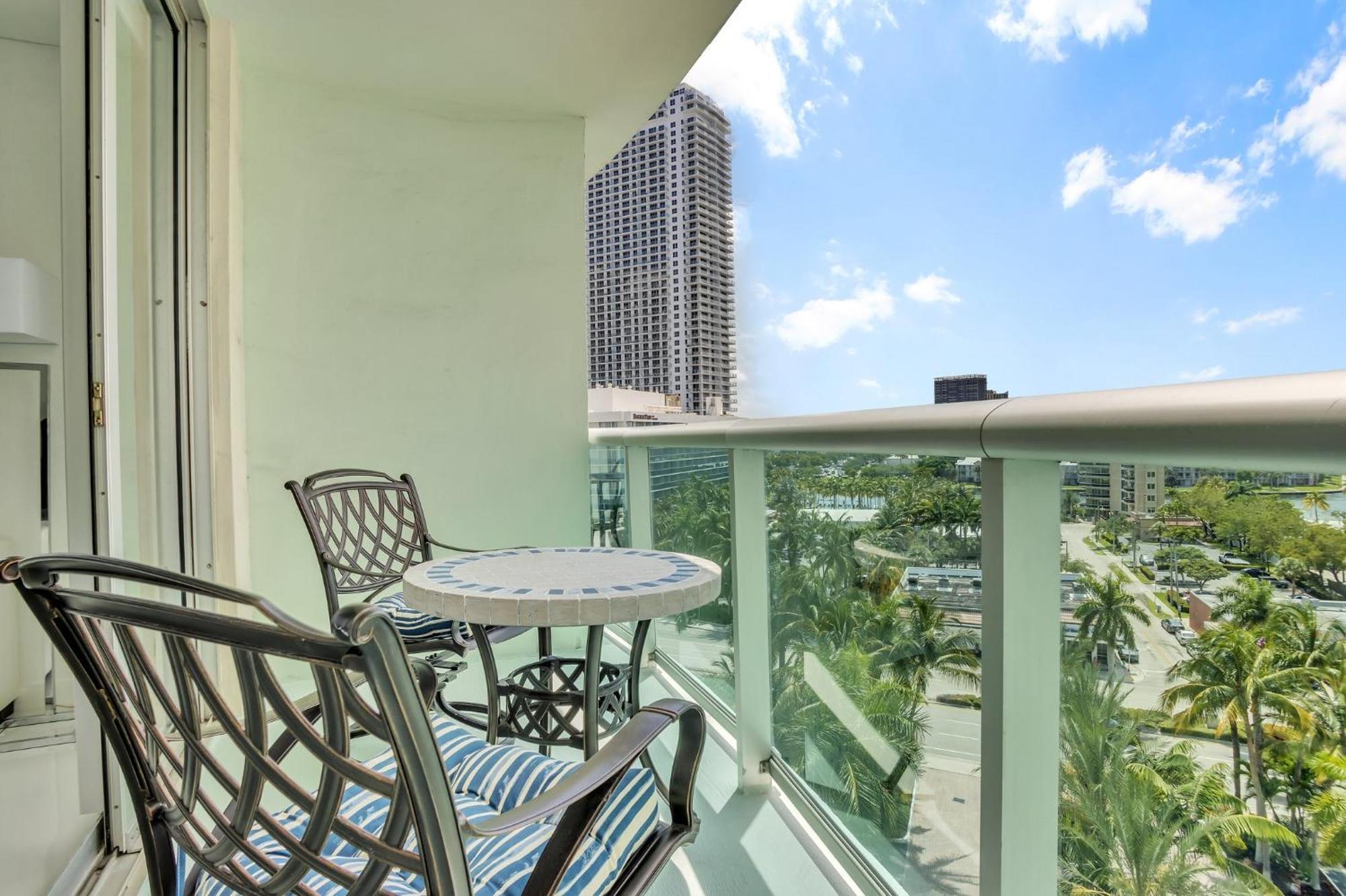 The Tides Apartments On The Beach Hollywood Bagian luar foto