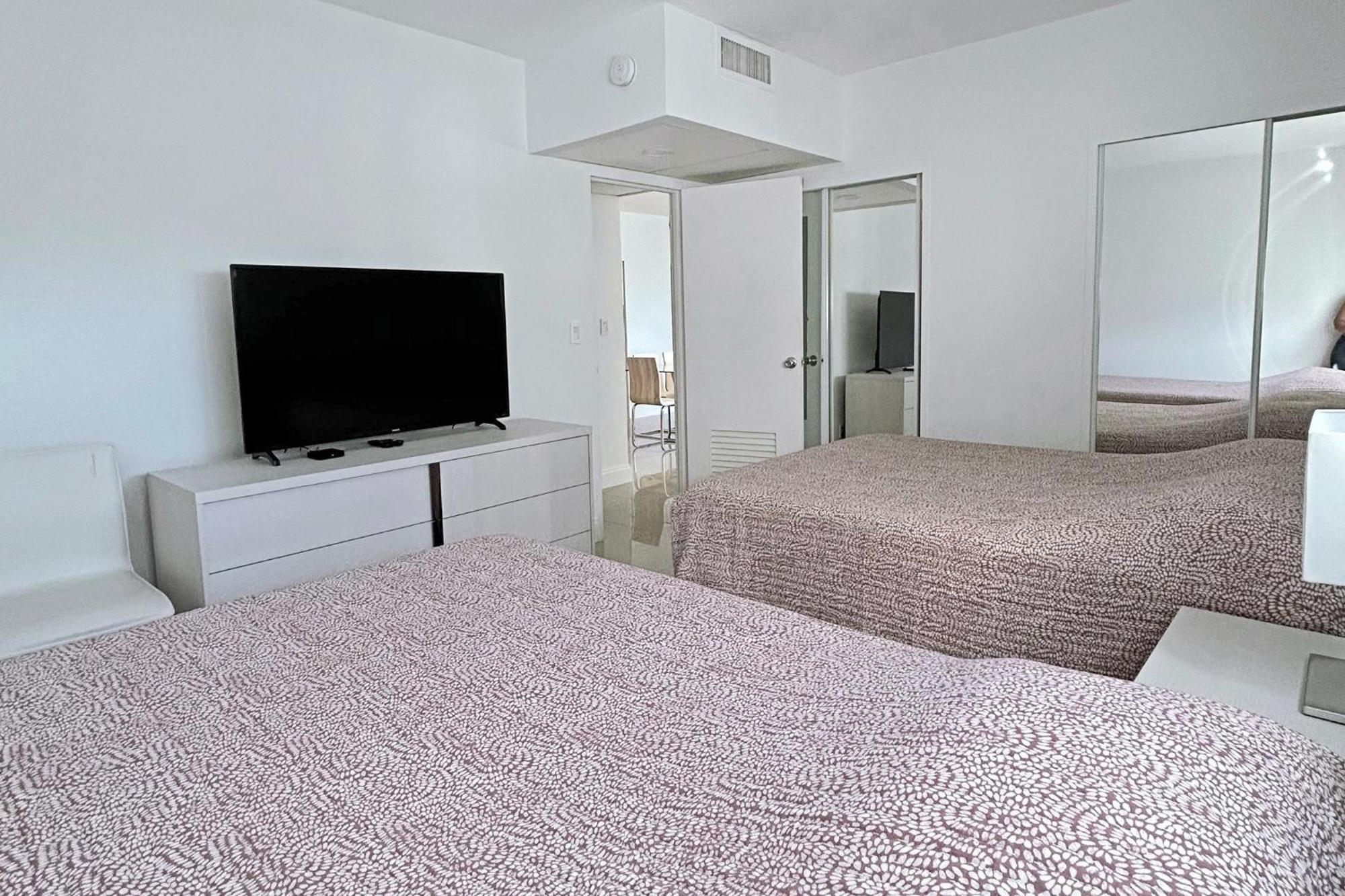 The Tides Apartments On The Beach Hollywood Bagian luar foto